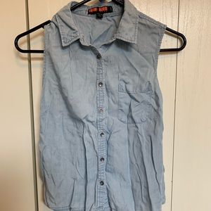 Denim sleeveless shirt